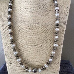 White freshwater pearls and silver beaded necklace (20")